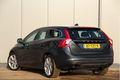 Volvo V60 - T3 Momentum | Navi | PDC | 18 inch |Nieuwe Distributieriem+set | Half Leer - 1 - Thumbnail