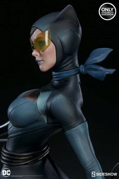 HOT DEAL Sideshow DC Comics Catwoman Statue Artgerm Lau Artist Series - 2