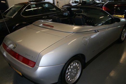 Alfa Romeo Spider - 2.0 TWIN SPARK 16V - 1