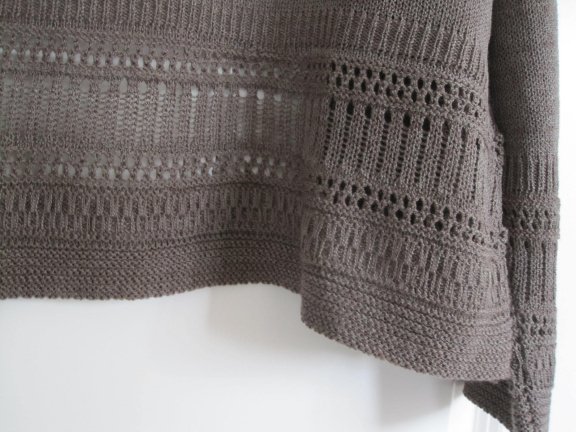 Vest maat 48 taupe kleurig met half ronde voorkant. - Afbeelding 3