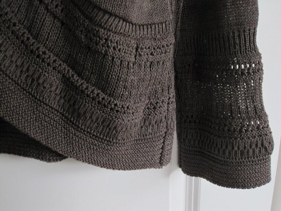 Vest maat 48 taupe kleurig met half ronde voorkant. - Afbeelding 7