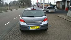 Opel Astra - 1.6 Essentia