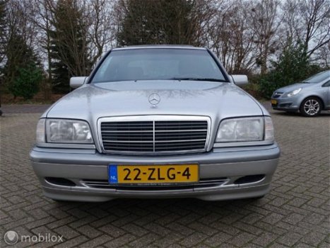Mercedes-Benz C-klasse - 180 Classic - 1
