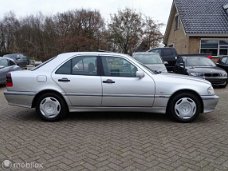 Mercedes-Benz C-klasse - 180 Classic