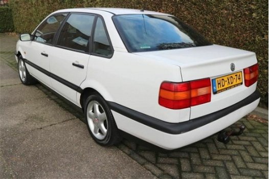 Volkswagen Passat - 1.8 CL - 1