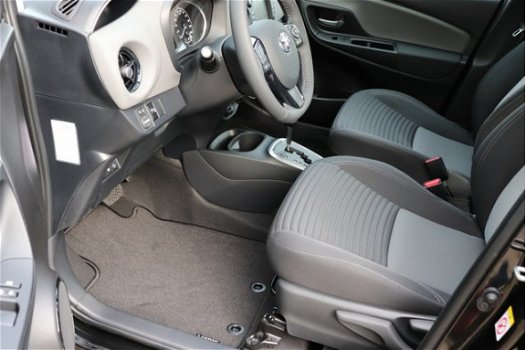 Toyota Yaris - 1.5 Hybrid Active Navigatie-Safety Sense-Parkeercamera - 1