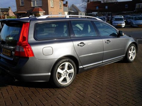 Volvo V70 - 2.0T R-Edition- Orig. Ned. auto- 1e eigenaar- trekhaak- NAV zeer nette staat - 1