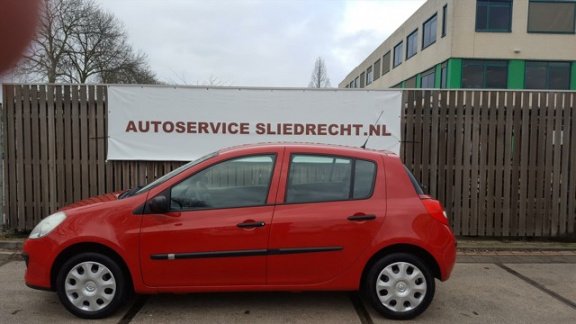 Renault Clio - 1.2 16V 55KW 5-DRS Authentique - 1