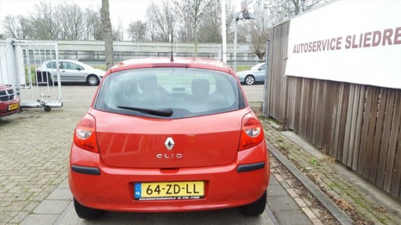 Renault Clio - 1.2 16V 55KW 5-DRS Authentique - 1