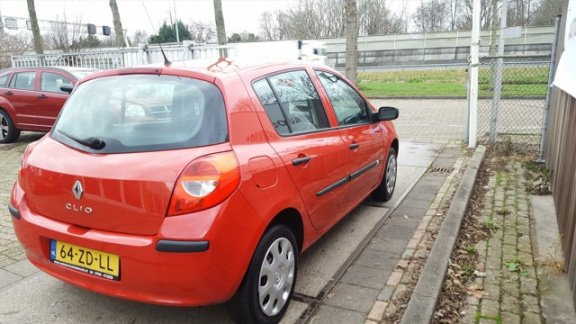 Renault Clio - 1.2 16V 55KW 5-DRS Authentique - 1