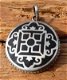 Kalachakra Mandala Amulet (zwart) uit Nepal - 1 - Thumbnail