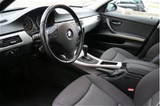 BMW 3-serie Touring - 320i High Executive Electrisch wegklapb. Trekhaak Navigatie