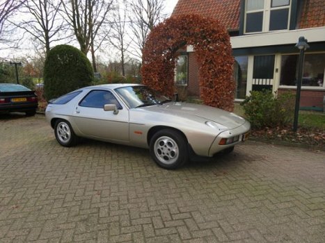 Porsche 928 - 928S - 1