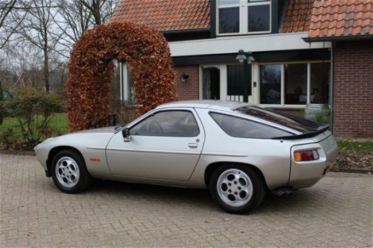 Porsche 928 - 928S - 1