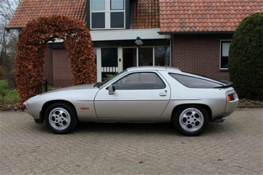 Porsche 928 - 928S - 1