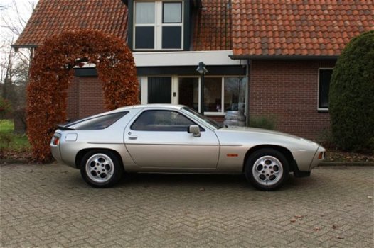 Porsche 928 - 928S - 1