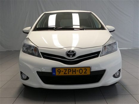 Toyota Yaris - 1.3 VVT-i Aspiration Navi | Airco | Camera | Lm velgen | Cruise - 1