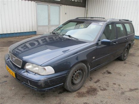 Volvo V70 - 2, 4 140 PK Automaat - 1