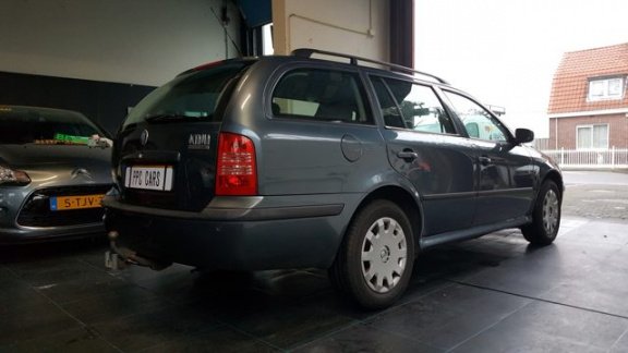 Skoda Octavia Combi - 1.6 Kompas Dealer onderhouden met NAP - 1