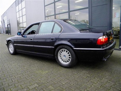 BMW 7-serie - 735i High Executive (Leer, clima, stoelverwarming, trekhaak, etc.) - 1