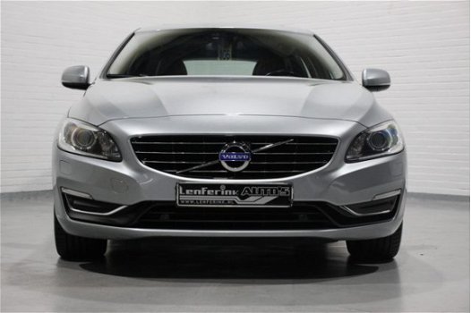 Volvo V60 - 2.4 D6 AWD Plug-In Hybrid Summum 215pk Achteruitrijcamera, PDC Achter, Cruise - 1