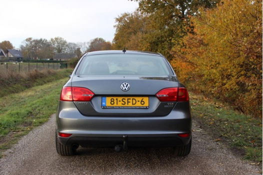 Volkswagen Jetta - 1.6 TDI Trendline BlueMotion - 1