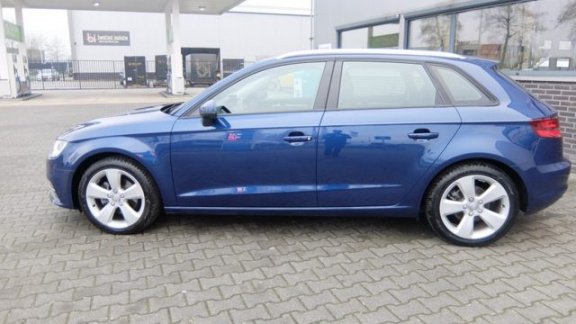 Audi A3 - 1.6 TDI 110PK AMBITION Sportstoelen - 1