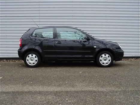 Volkswagen Polo - 1.4-16V Comfortline - 1