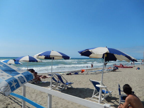 Stacaravan| Mobilehome| Chalet te huur aan Zee|Toscane, Italie - Afbeelding 7