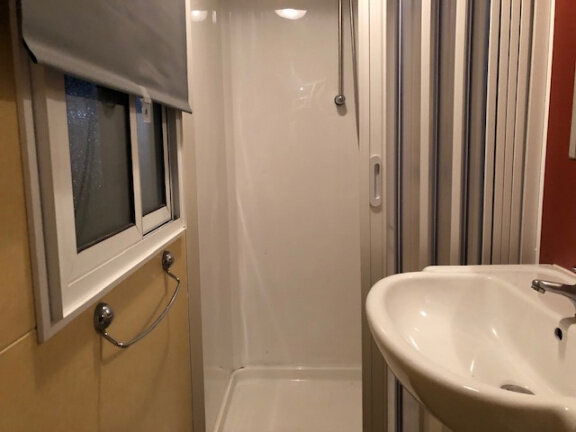 Stacaravan| Mobilehome| Chalet te huur aan Zee|Toscane, Italie - Afbeelding 5