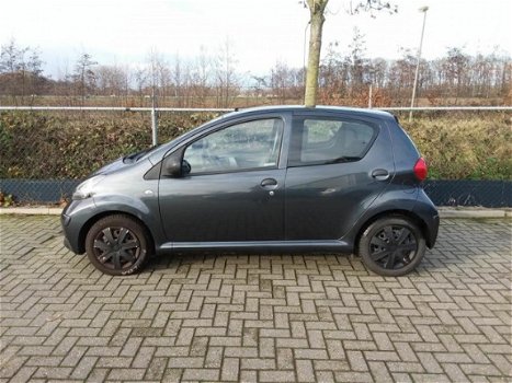 Toyota Aygo - 1.0-12V - 1