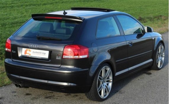 Audi A3 - 3.2 V6 Quattro 250 PK / DSG / DAKRAAM / PDC / 19INCH - 1