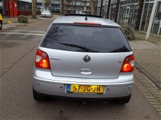 Volkswagen Polo - 1.4-16V Highline