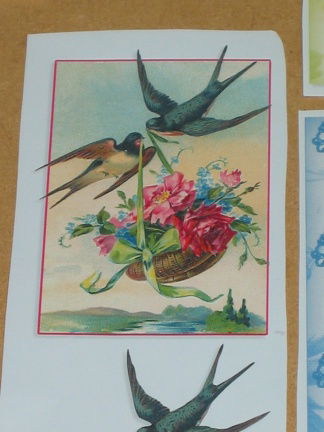 Vintage nr. 16 --- 3D SET voor WENSKAART --- 2 ZWALUWEN VLIEGEN ROND met een BLOEMENMAND - Afbeelding 3