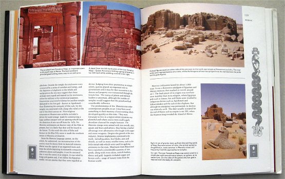 [Oudheid] 7 boeken o.a. Larousse Encyclopedia of Archaeology - 3