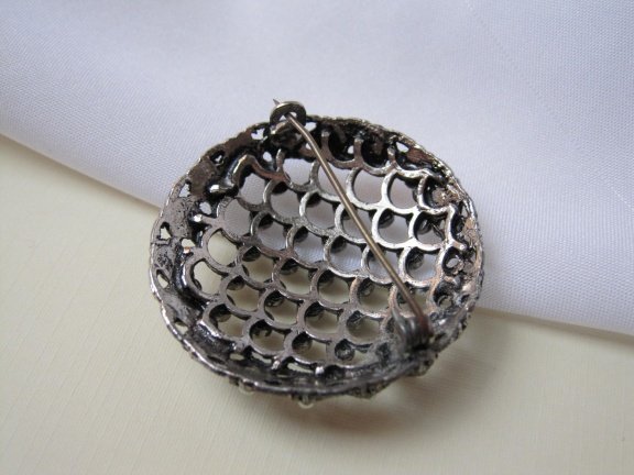 Broche antiek zilverkleurig vol zaadparel kraaltjes 3.9x3.9 cm - Afbeelding 3