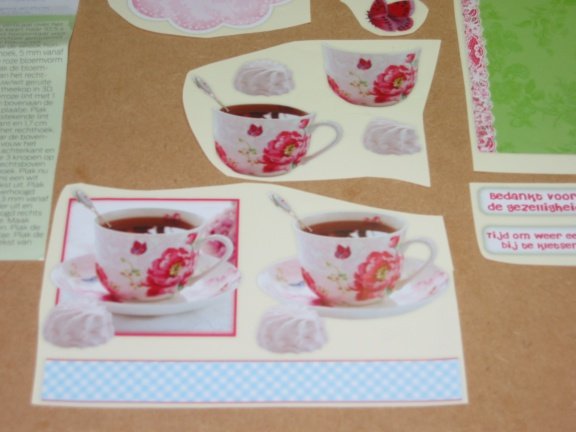 Kaart nr. 12 --- 3D SET voor WENSKAART --- EEN LEKKER KOPJE THEE DRINKEN met een KOEKJE - Afbeelding 2