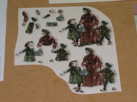 Kaart nr. 10 --- 3D SET voor WENSKAART --- WINTER ---> VROUW LOOPT met 2 KINDEREN in de SNEEUW - Afbeelding 2