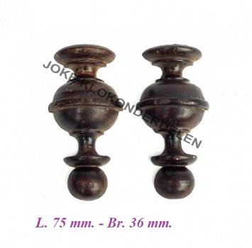 === 2 Klokkast ornamentjes = oud === 38965 - 1