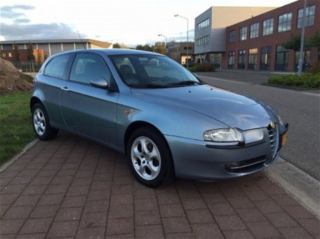 Alfa Romeo 147 - 1.9 JTD Edizione Limitata ZO MEENEMEN - 1