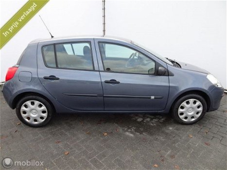 Renault Clio - - 1.5 dCi Business Line NETTE AUTO - 1