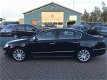 Volkswagen Passat - 1.9 TDI 105pk | R-line | Xenon sold - 1 - Thumbnail