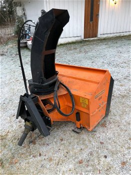 2011 Kubota STV40 tractor met sneeuwblazer en bezem - 6