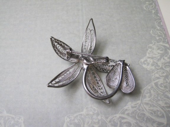 Broche zilverkleurig metalen filigrain bloemmodel met parelkraaltje 3.7x3.4 cm - Afbeelding 5