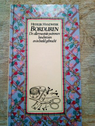 Heerlijk handwerk Borduren uit het Engels vertaald door A. v - nr. 1