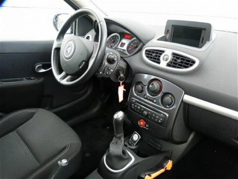 Renault Clio Estate - 1.2 TCE Collection (100pk) Navi / Cruise / Lichtmetaal - 1