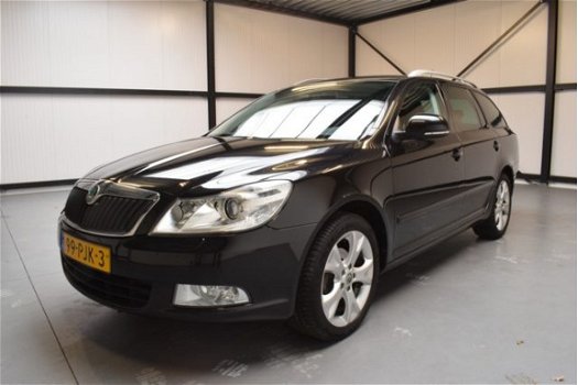 Skoda Octavia Combi - 1.2 TSI Elegance|Automaat|Navi|Xenon|NL Auto|NAP|Cruise - 1