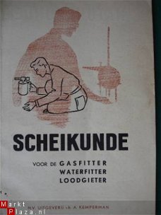 Scheikunde boek voor de GAWALO opleiding.