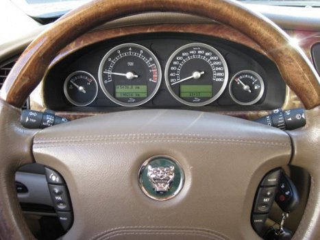 Jaguar S-type - 4.2 V8 - 1