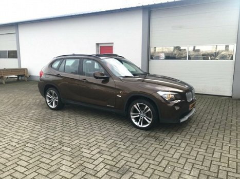 BMW X1 - xDrive20d Exec. 4x4 Navi Leer Panorama - 1